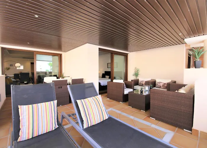 East Daisy Эстепона